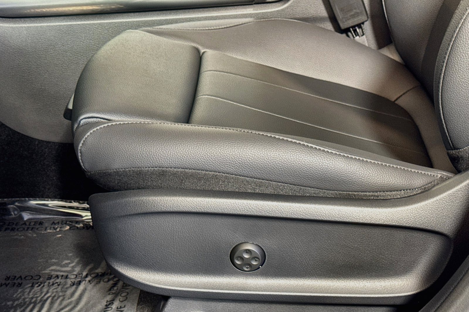 New 2026 Cirrus Silver Metallic Mercedes-Benz GLA 250 image 17