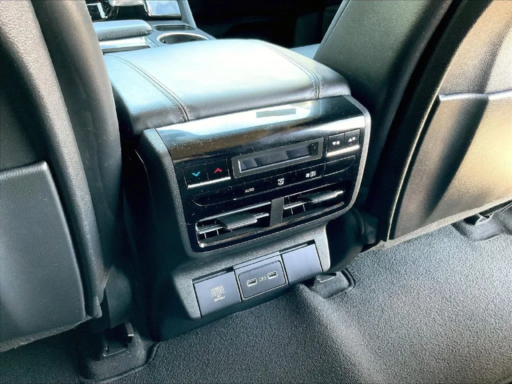 Used 2023 Majestic Black Pearl Acura Technology image 12