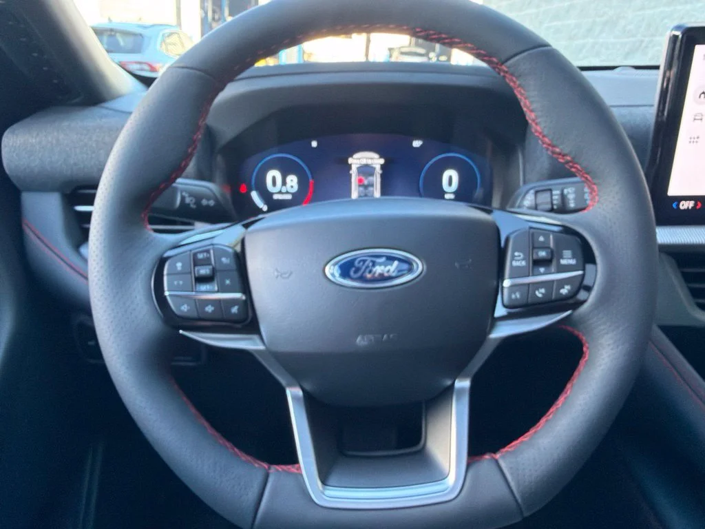 New 2027 Avalanche Gray Ford ST-Line image 26