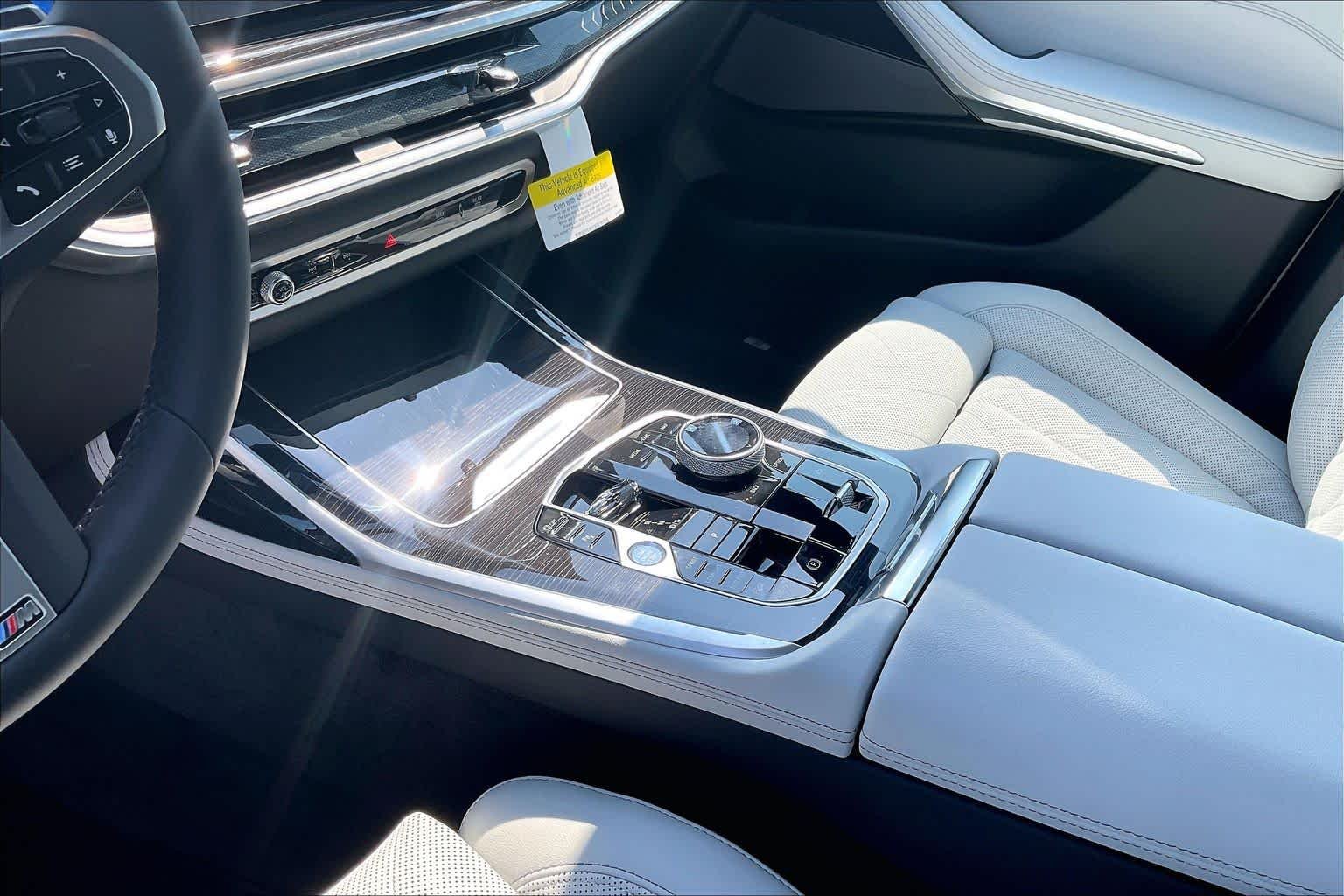 Used 2027 Mineral White Metallic BMW xDrive40i image 8