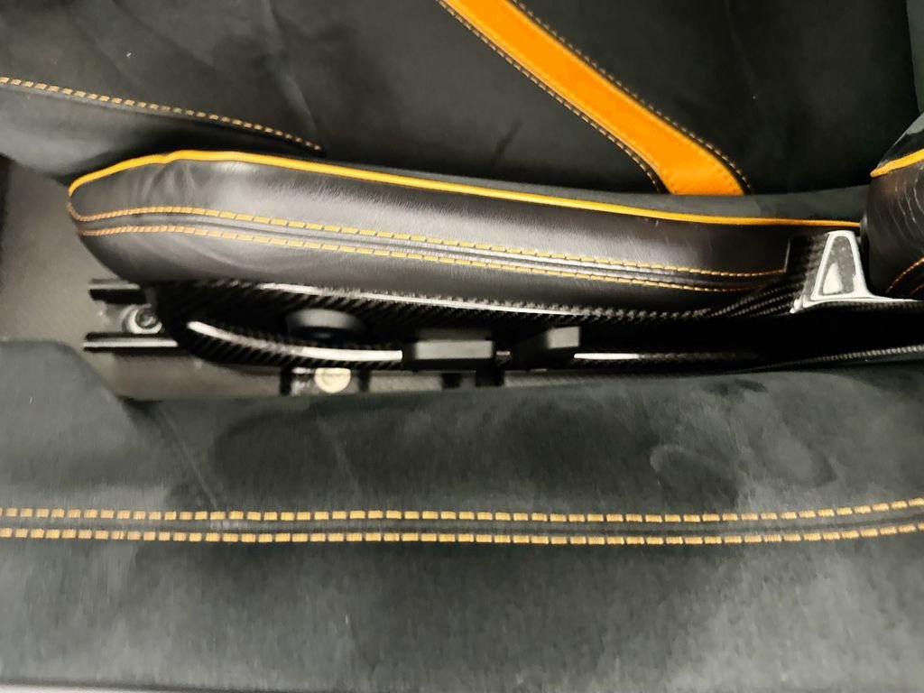 Used 2017  Lamborghini  image 21