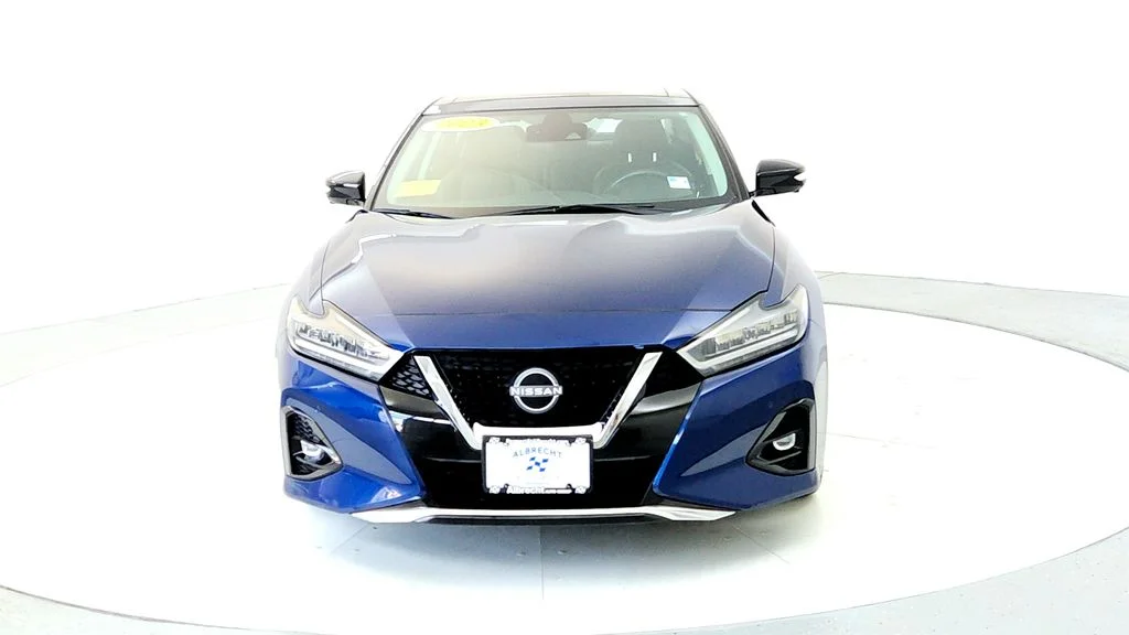 Used 2023 Blue Nissan Platinum image 8