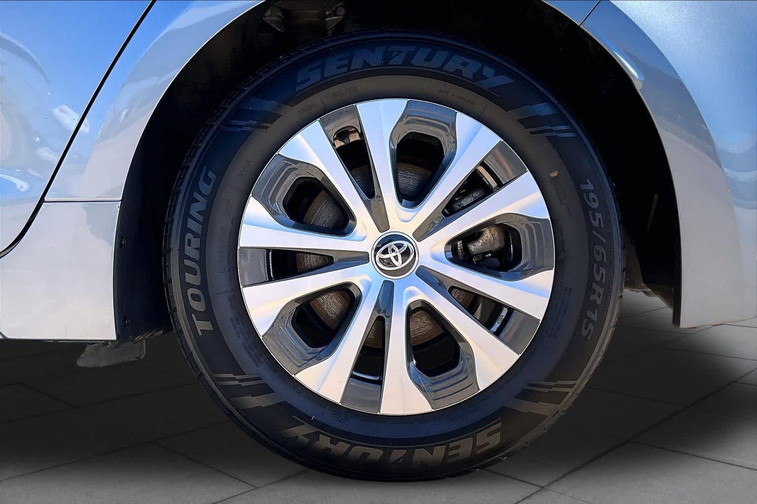 Used 2021 Celestite Toyota Hybrid LE image 10