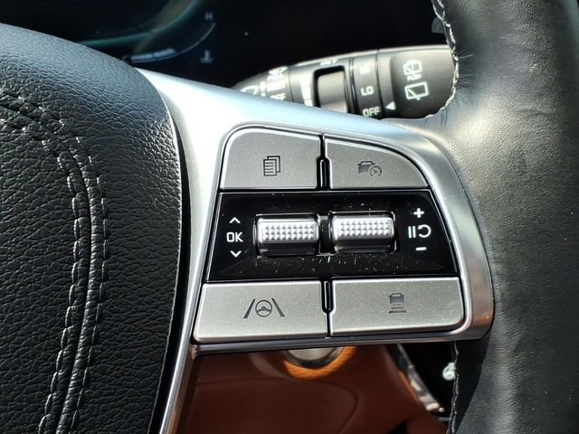Used 2025 Jungle Green Kia EX X-Line image 29