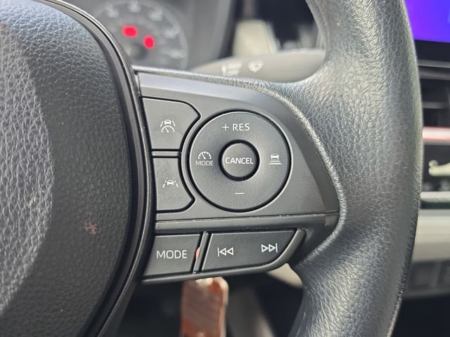 Used 2023  Toyota L image 17