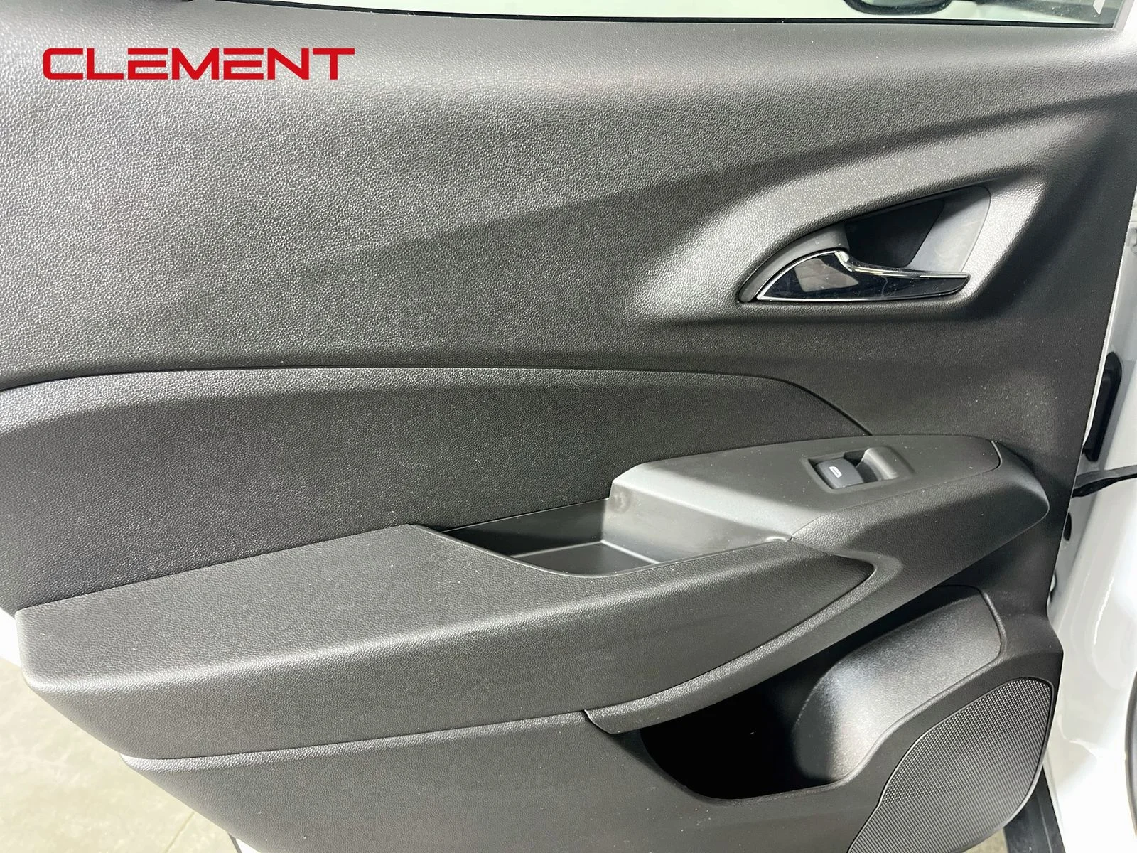 Used 2024 White Chevrolet LS image 28