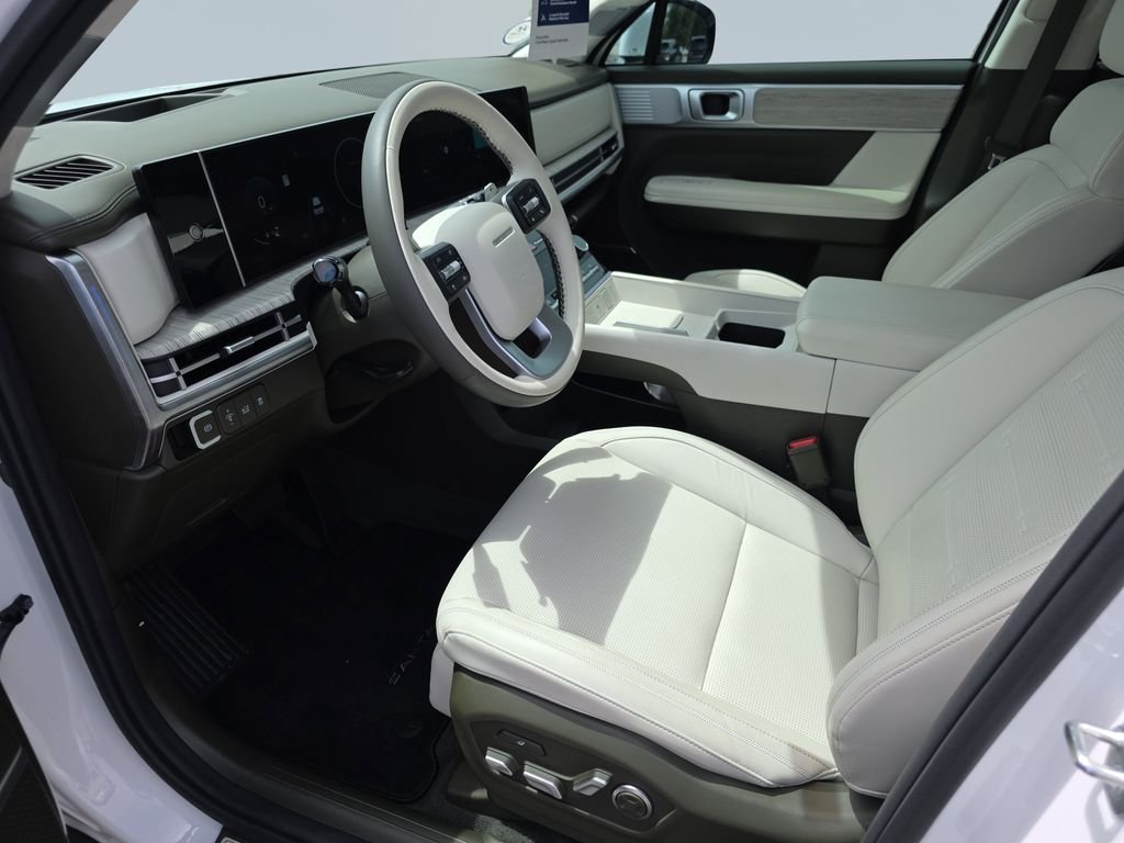 Used 2025 Serenity White Hyundai Calligraphy image 10