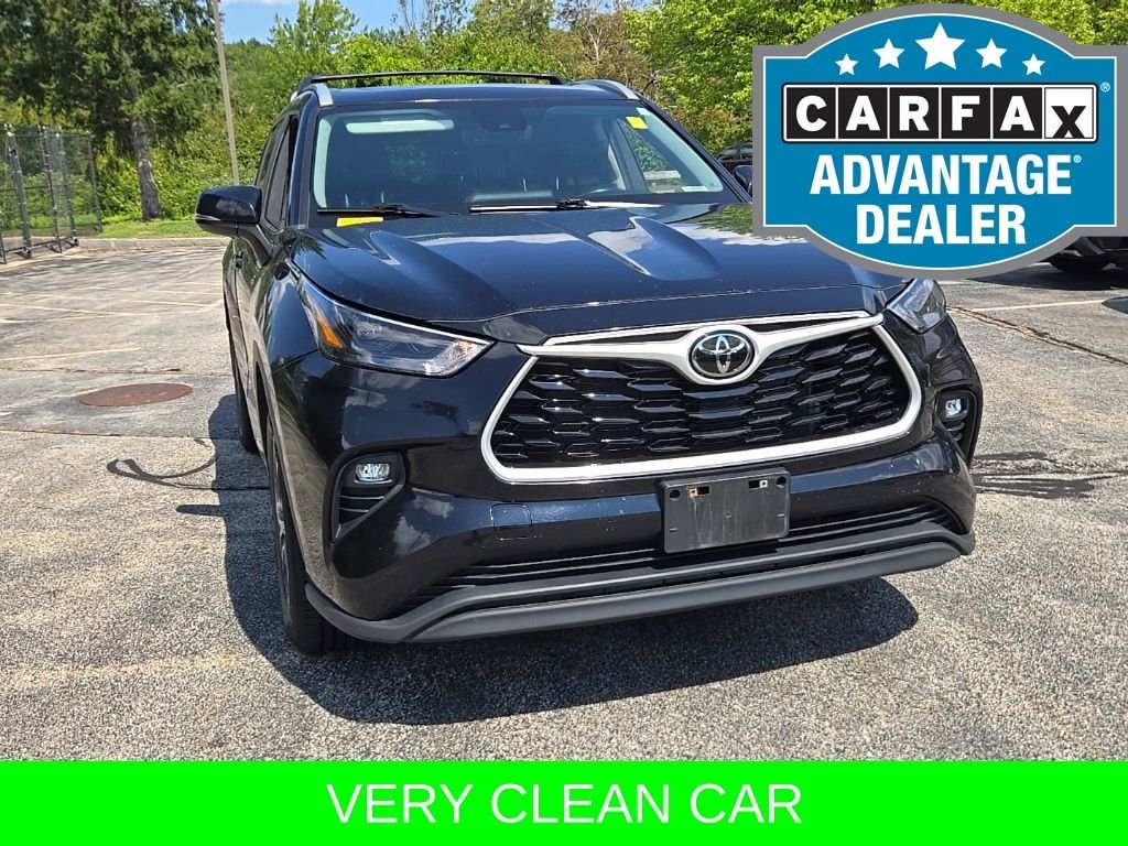 Used 2024 Black Toyota XLE image 3