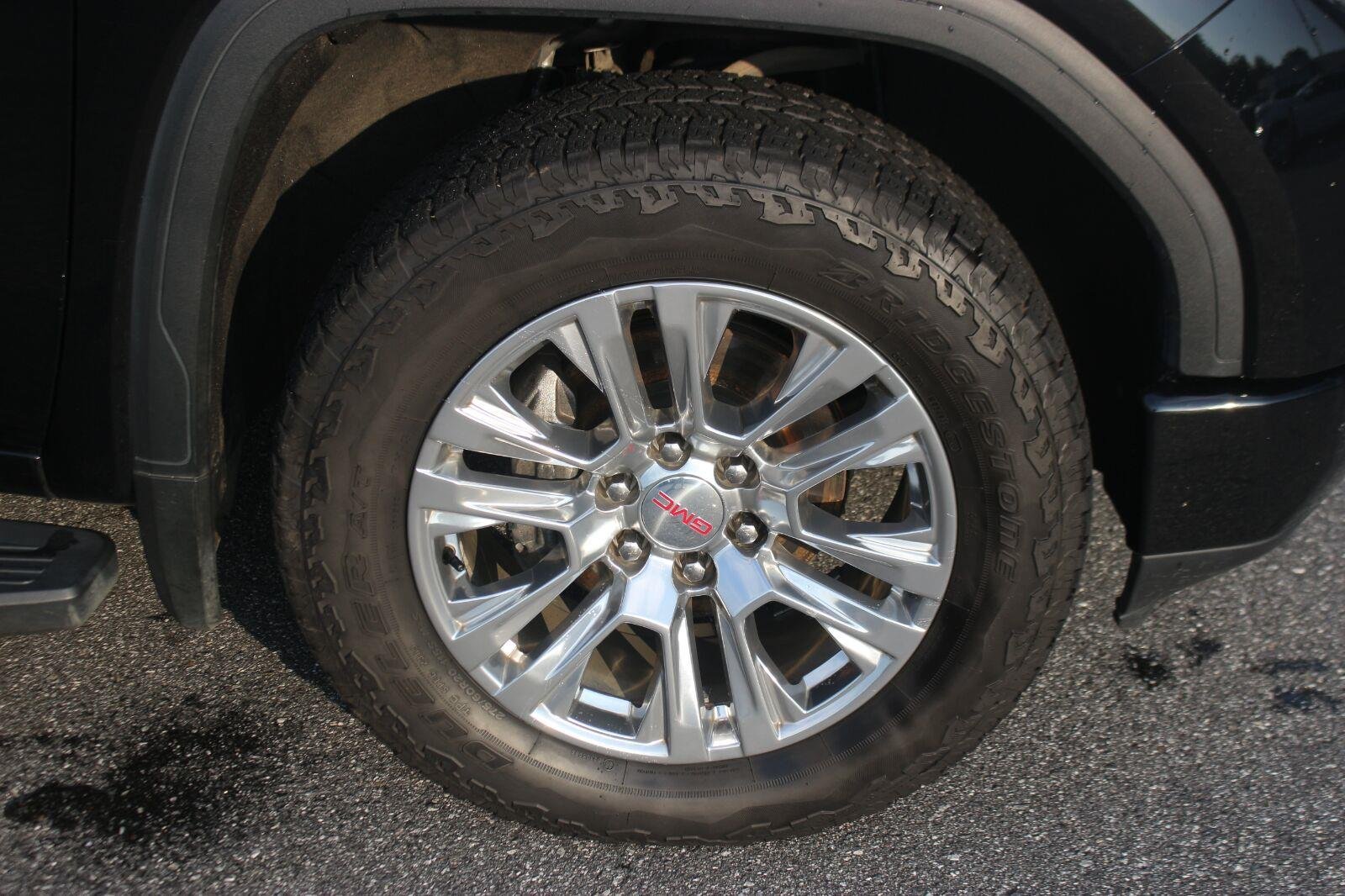 Used 2019 ONYX BLACK GMC Denali image 38