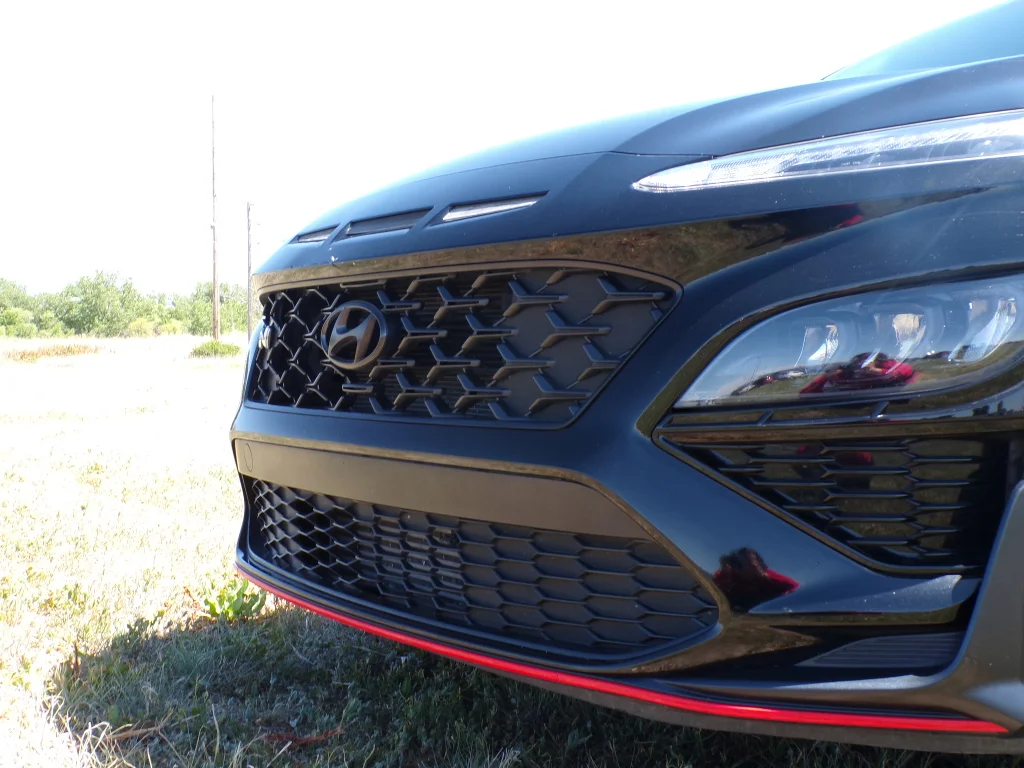 Used 2022 Ultra Black Hyundai Base image 9
