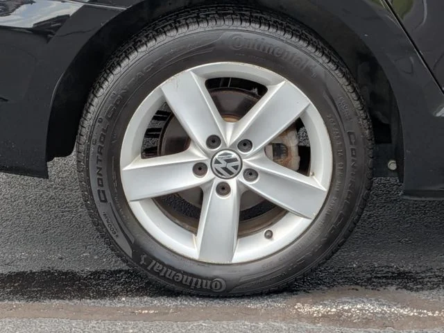 Used 2012 Black Volkswagen TDI image 9