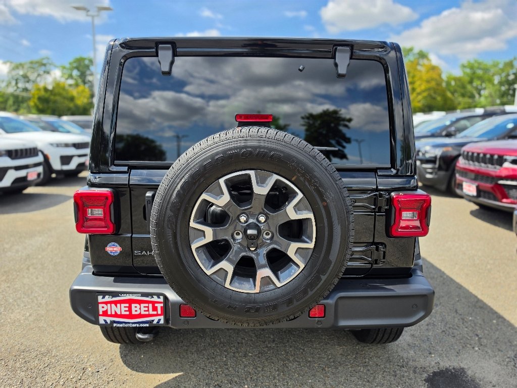 New 2026 Black Clear-Coat Exterior Paint Jeep Sahara image 12