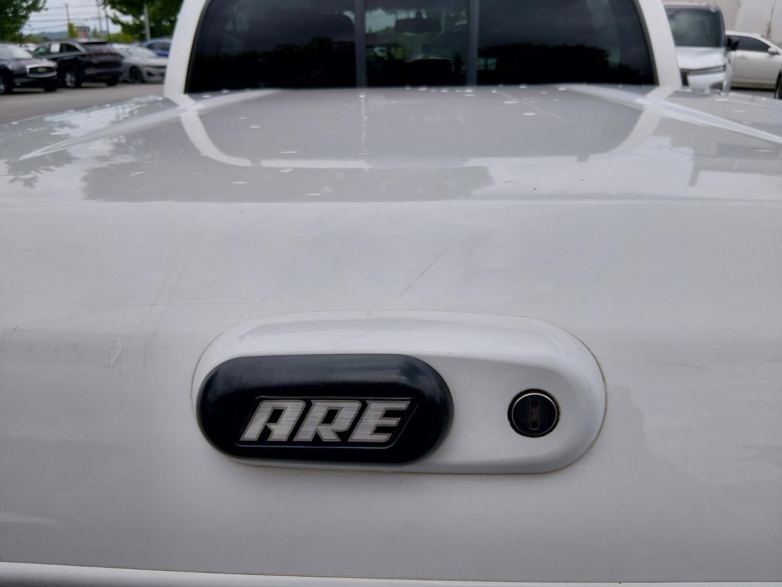 Used 2017 Super White Toyota SR5 image 17