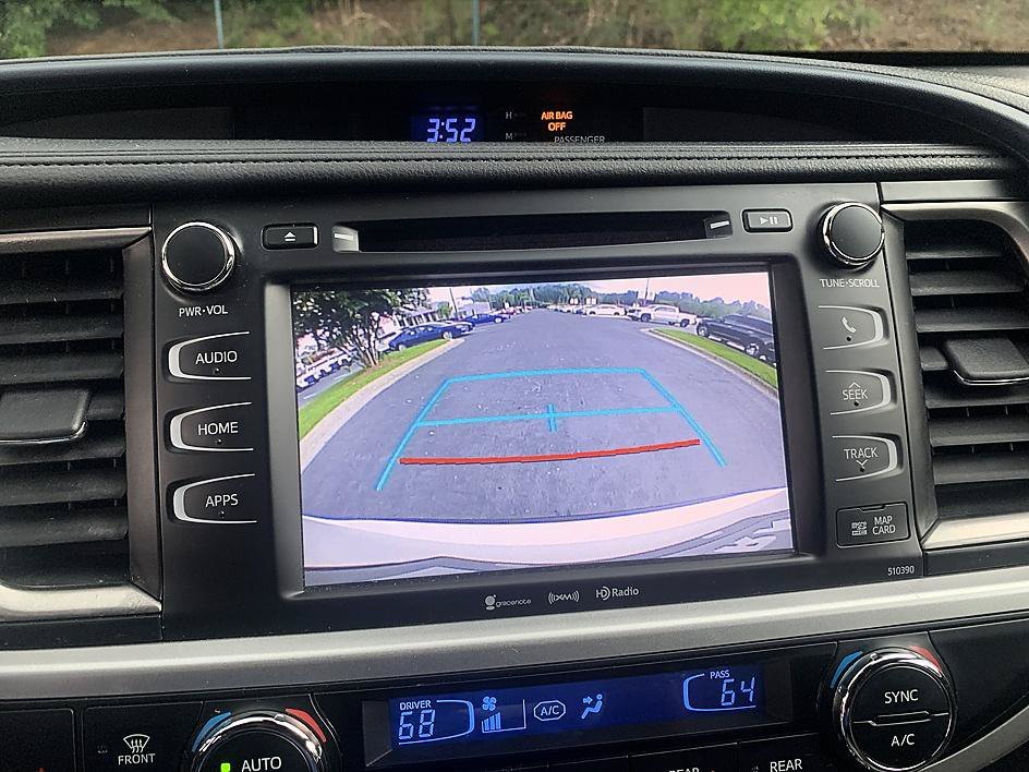 Used 2019 Blizzard Pearl Toyota XLE image 18