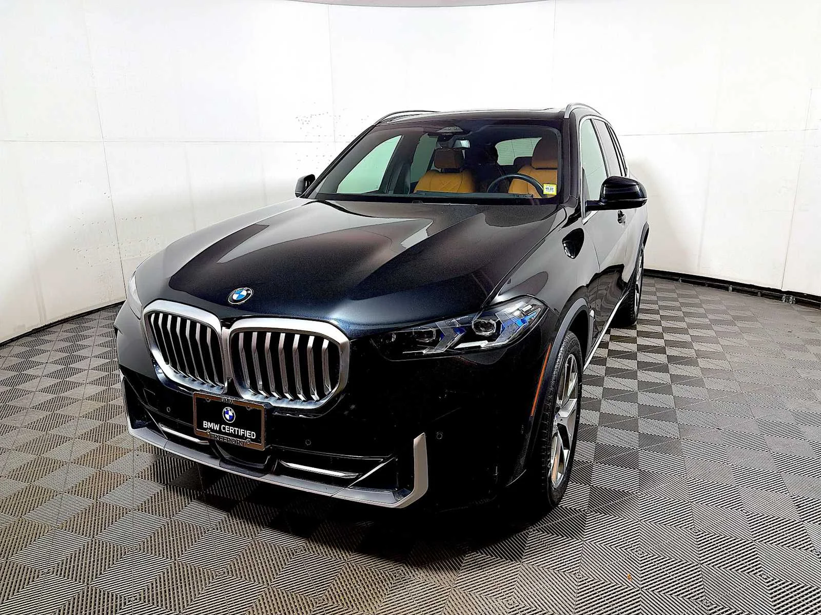 Certified Used 2024 Black Sapphire Metallic BMW xDrive40i image 3