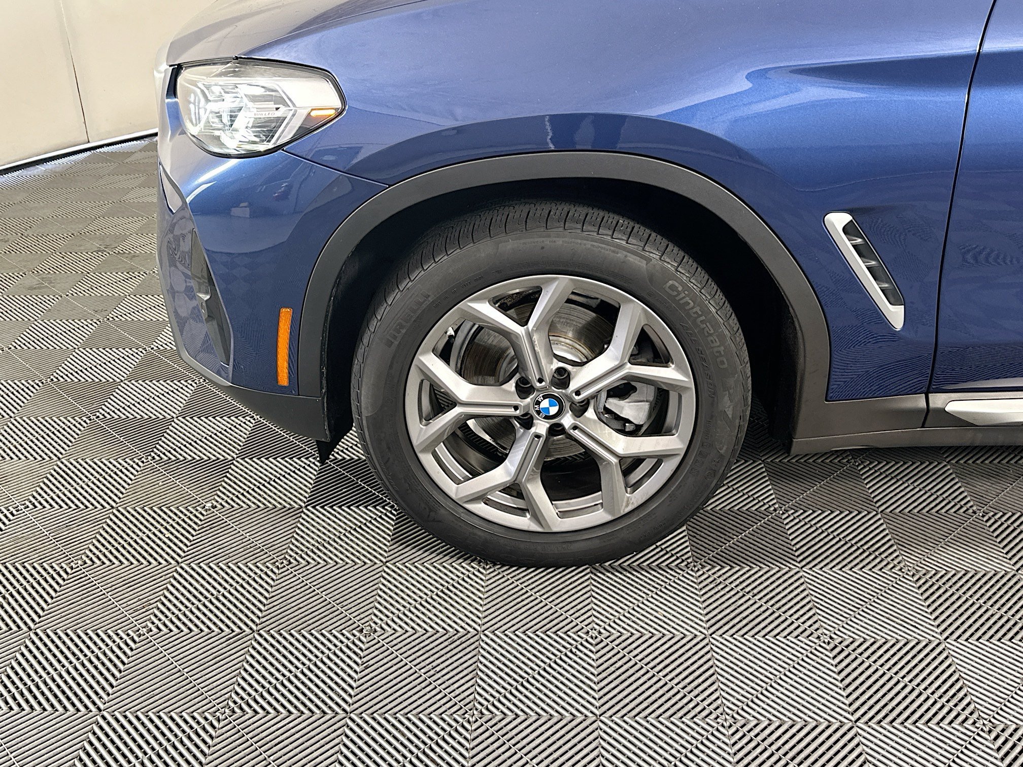 Used 2022 Phytonic Blue Metallic BMW xDrive30i image 11