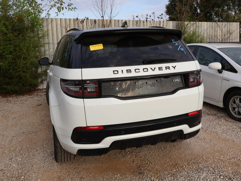 Used 2023  Land Rover SE R-Dynamic image 18