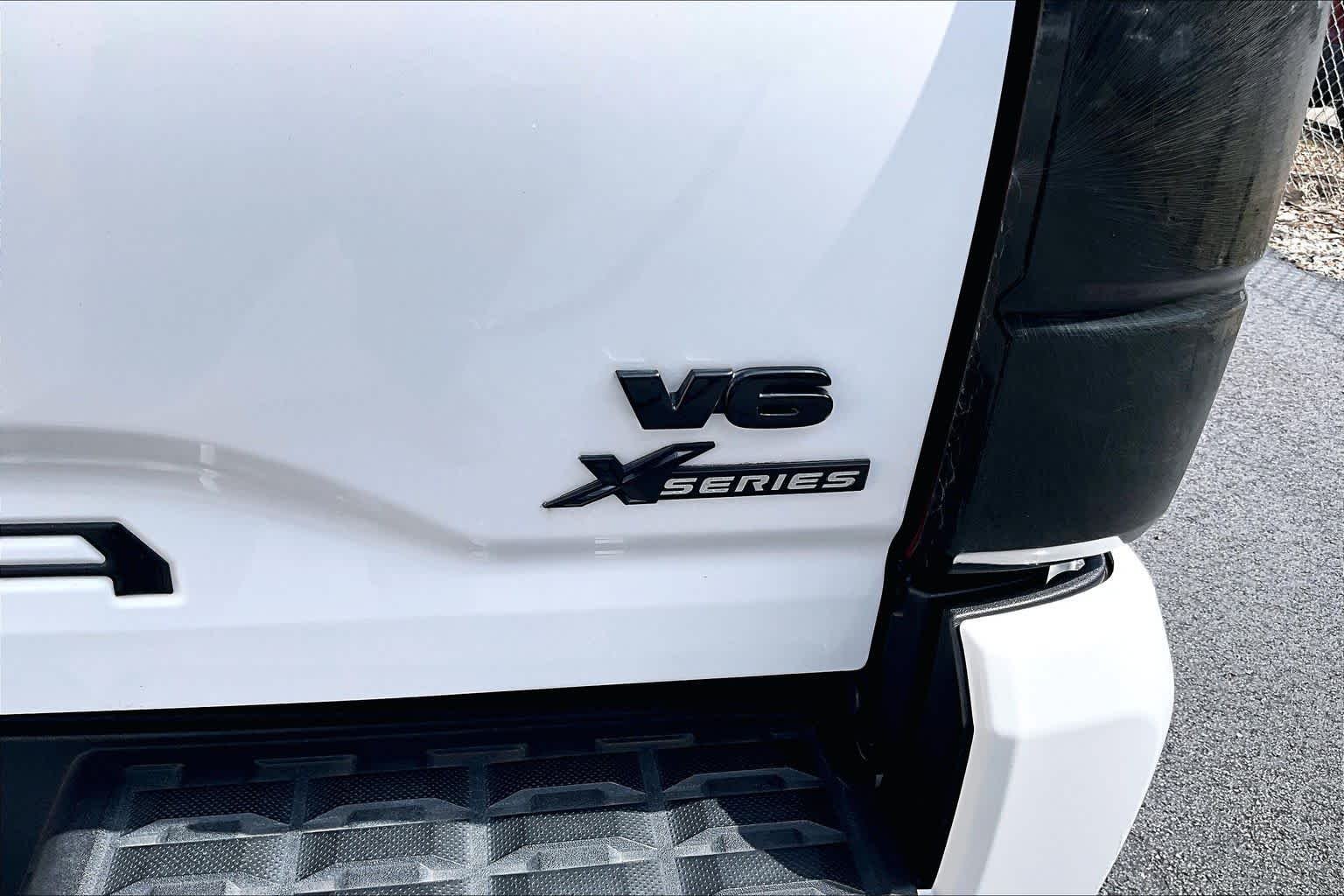 Used 2022 White Toyota SR5 image 10