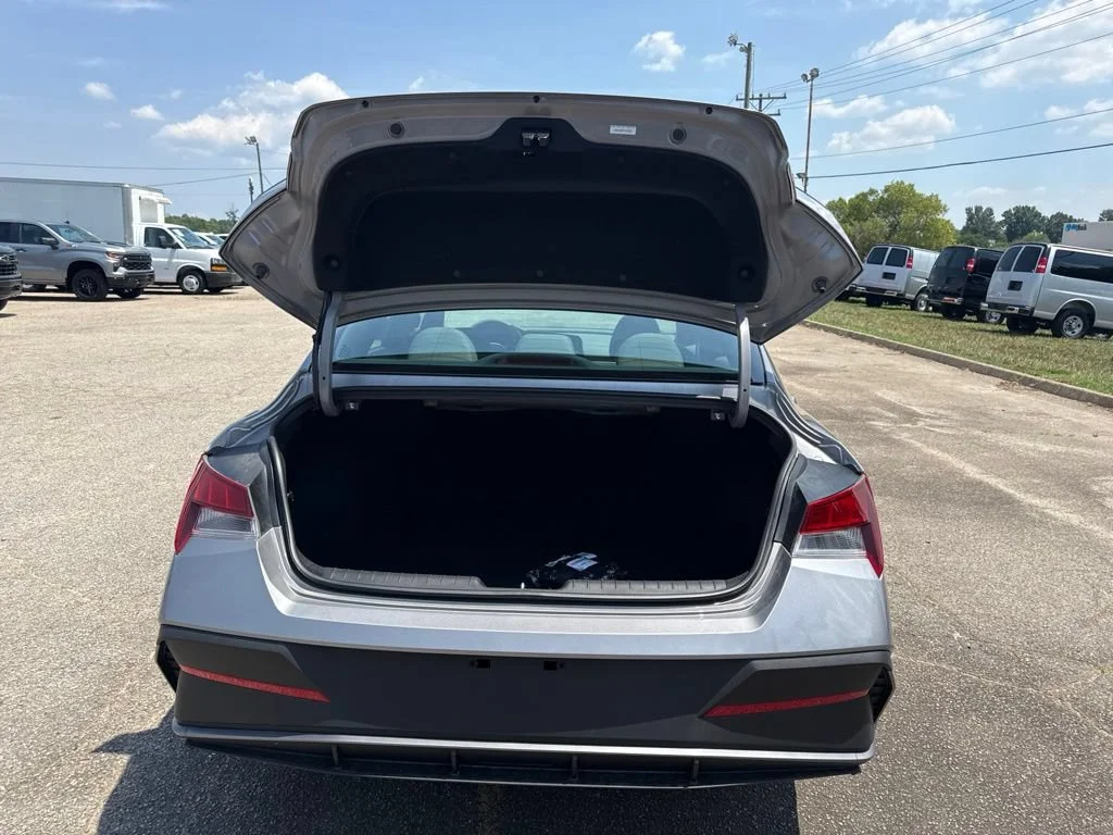 Used 2026 Silver Hyundai SEL Sport image 25