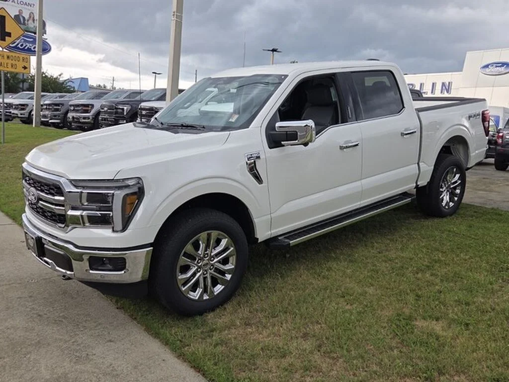 New 2026 Star White Metallic Tri-Coat Ford Lariat® image 3