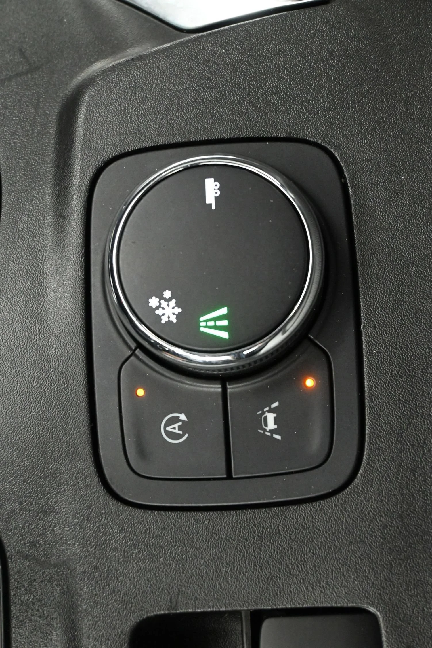Used 2023 Mosaic Black Metallic Chevrolet LT Cloth image 20