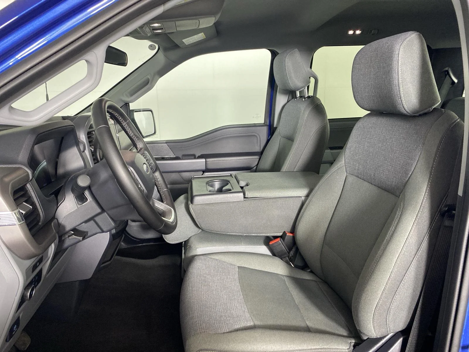 Used 2025 Atlas Blue Ford XLT image 10