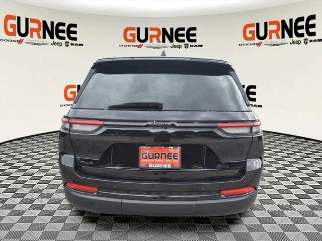 Used 2023 Black Jeep Altitude X image 4