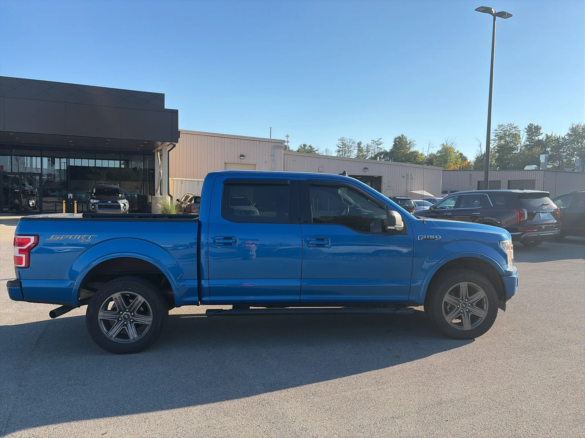 Used 2020 Velocity Blue Metallic Ford XLT image 2