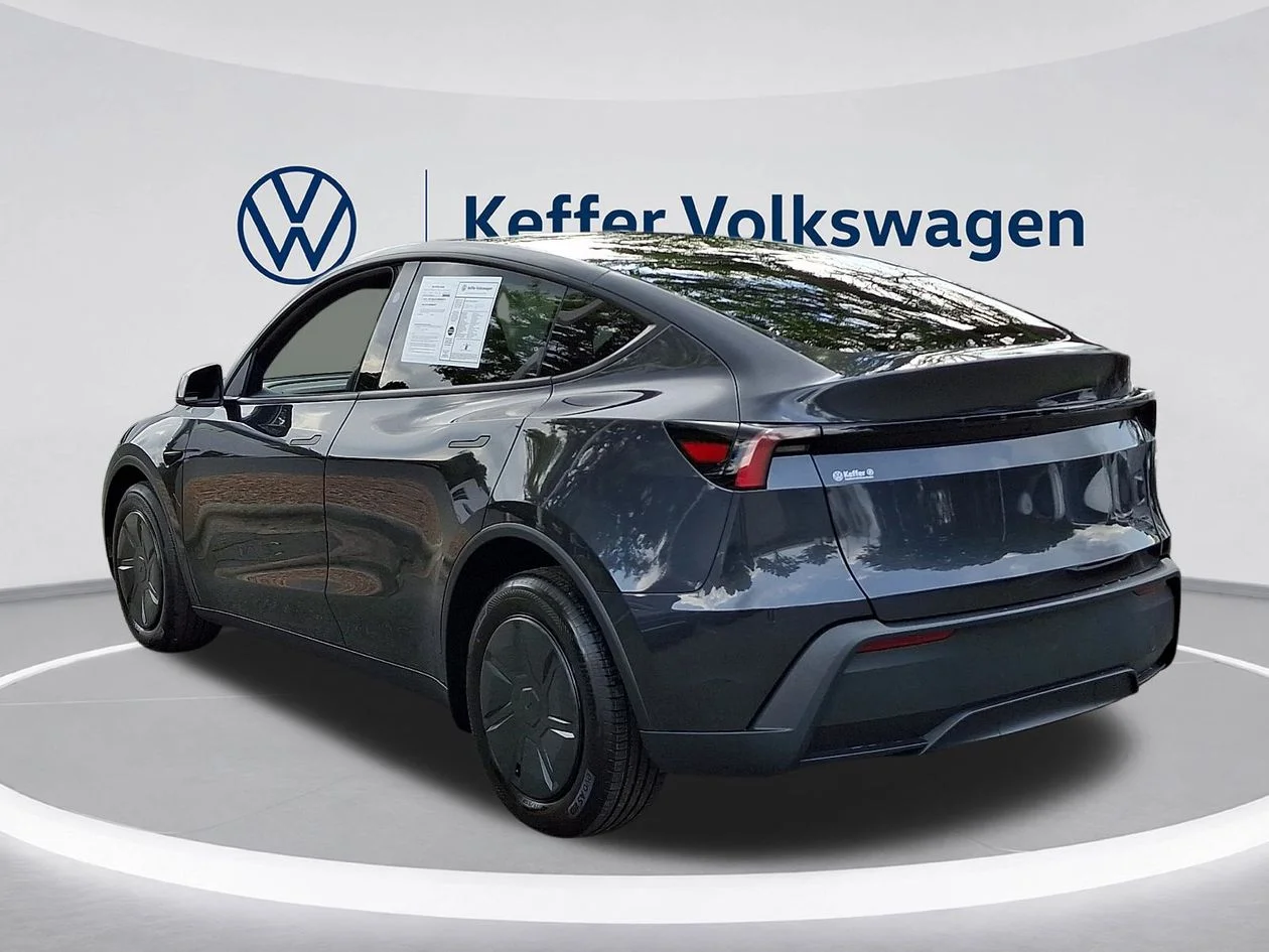 Used 2026  Tesla  image 4