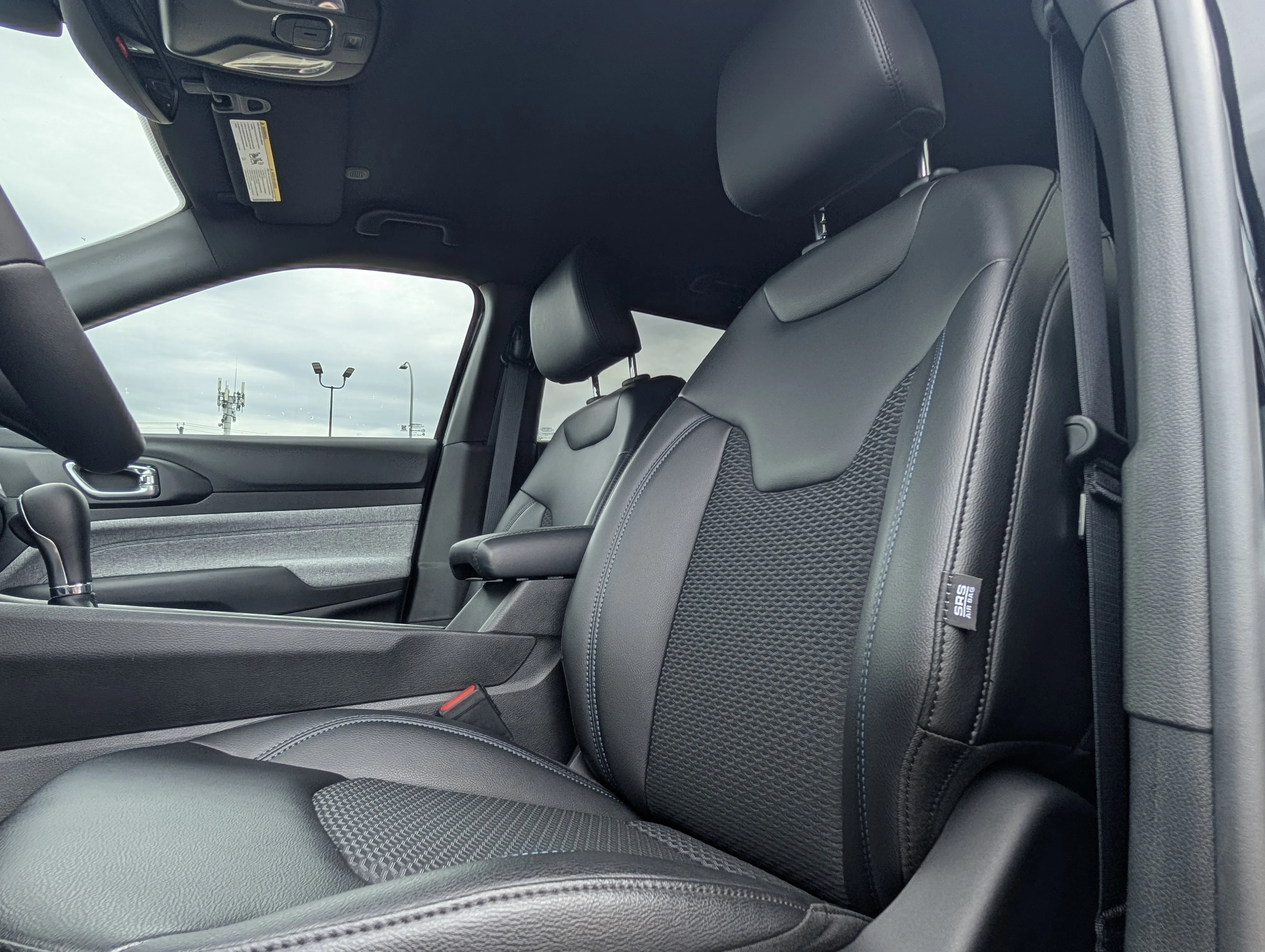 New 2026 Diamond Black Crystal Pearl Jeep North image 20