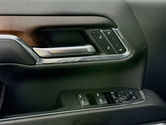 Used 2024 Onyx Black GMC Denali image 18