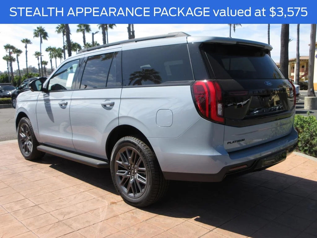 New 2026 Glacier Gray Metallic Tri-Coat Ford Platinum image 2