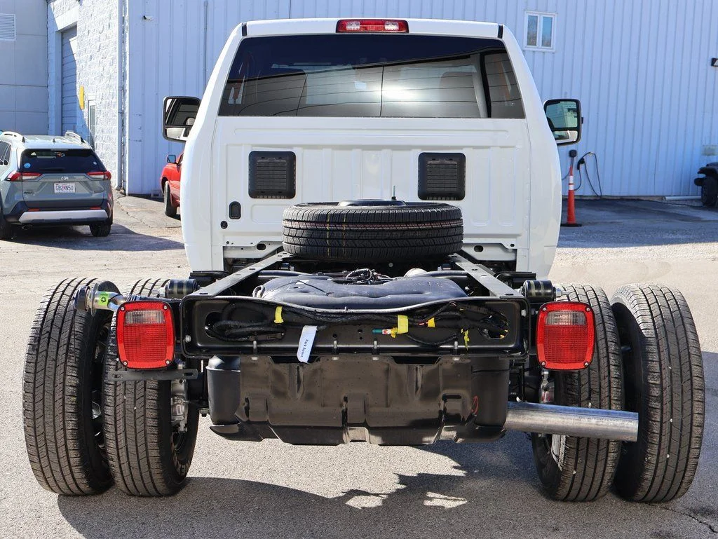 New 2026 Bright White Clearcoat RAM Tradesman image 4