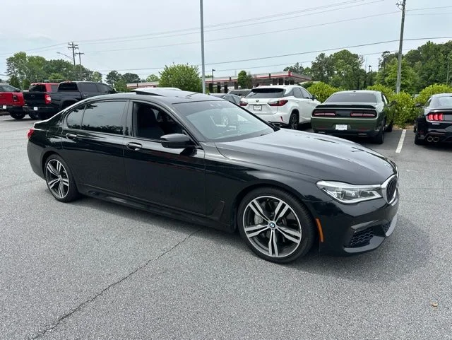 2017 BMW 7 Series 750i's photo