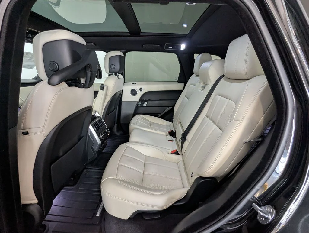 Used 2022 Black Land Rover HSE Silver Edition image 14