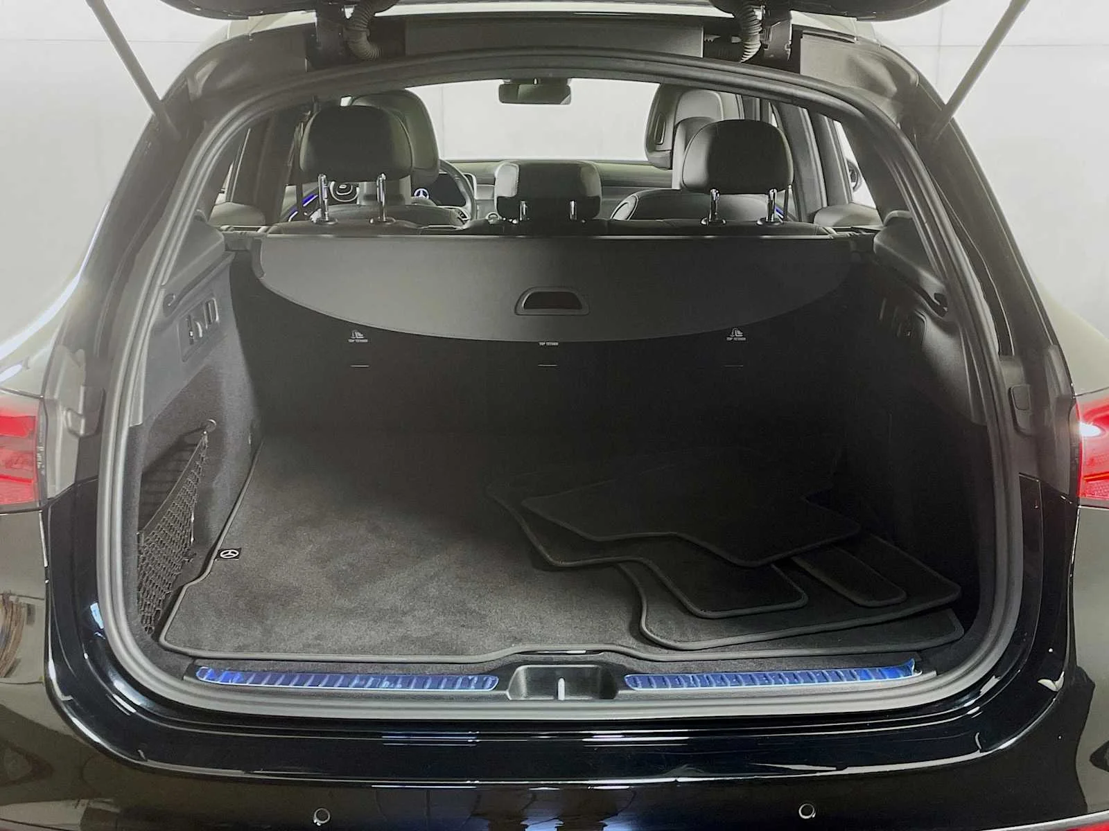 Used 2023 BLUE Mercedes-Benz GLC 300 image 25
