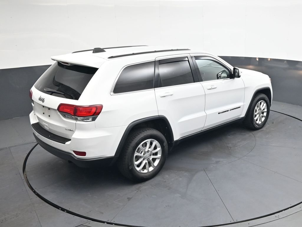 Used 2022 White Jeep Laredo E image 34