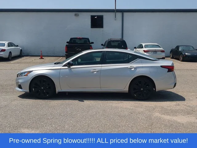 Used 2020 Silver Nissan 2.5 SR image 10