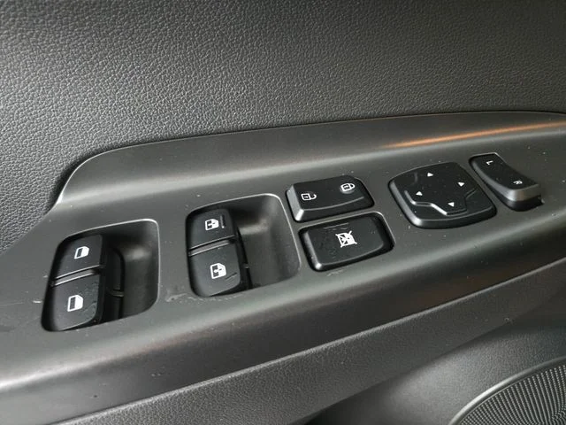 Used 2023 White Hyundai SEL image 36