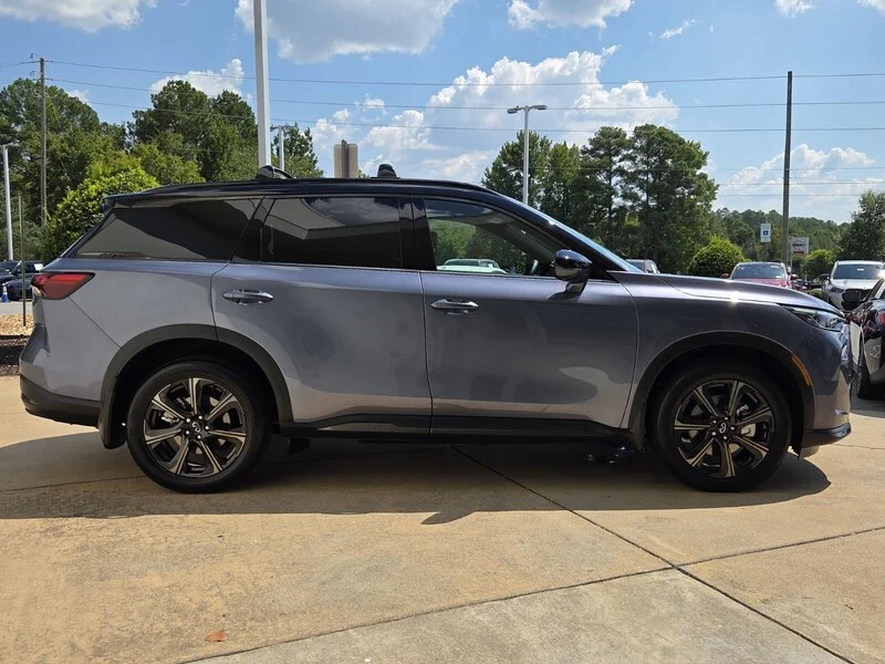 Used 2027 Blue / Black INFINITI AUTOGRAPH AWD image 5