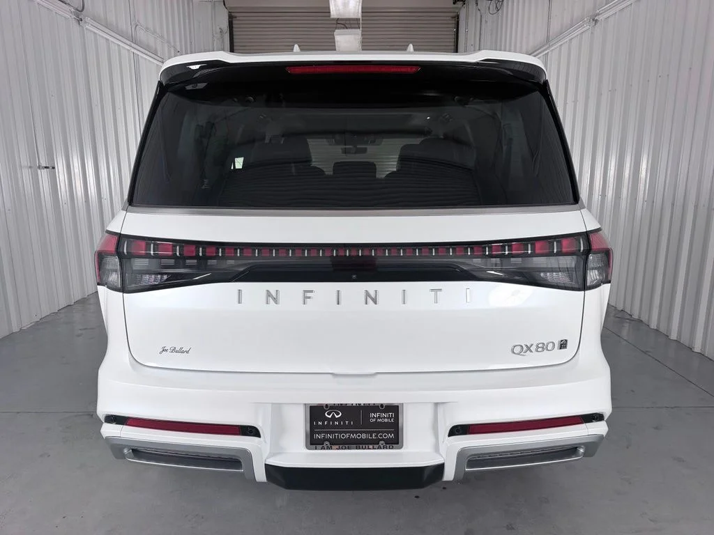 New 2027 RADIANT WHITE INFINITI Luxe 4WD image 7