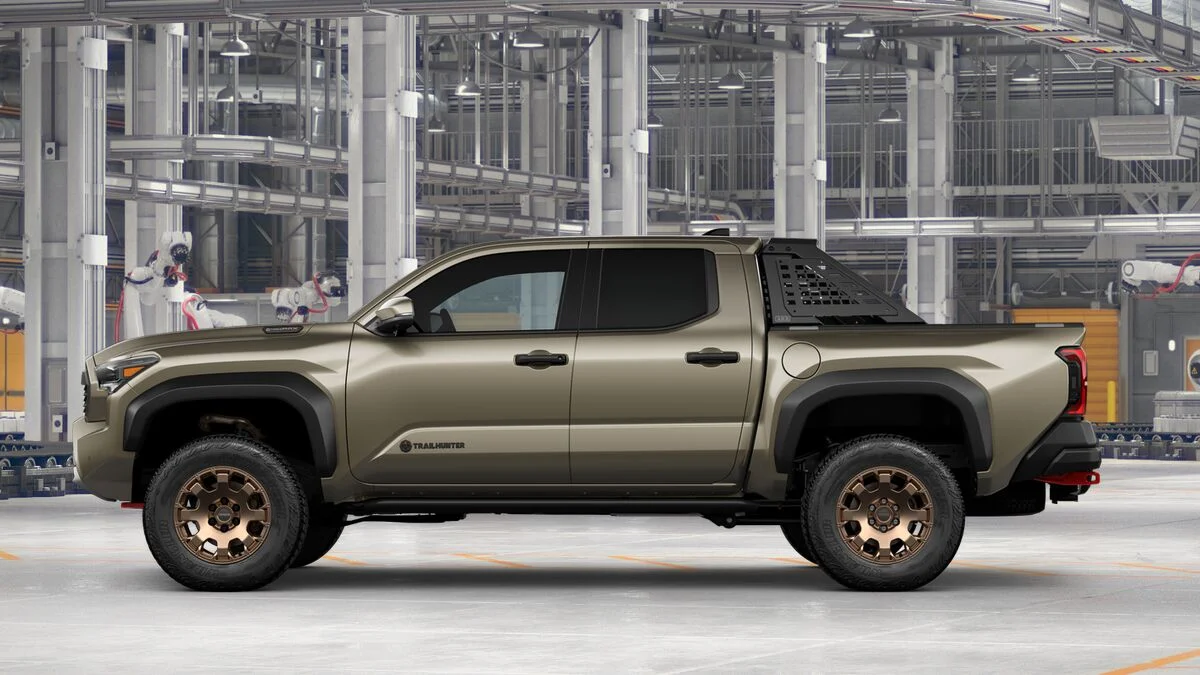New 2026 Bronze Oxide Toyota Trailhunter image 4