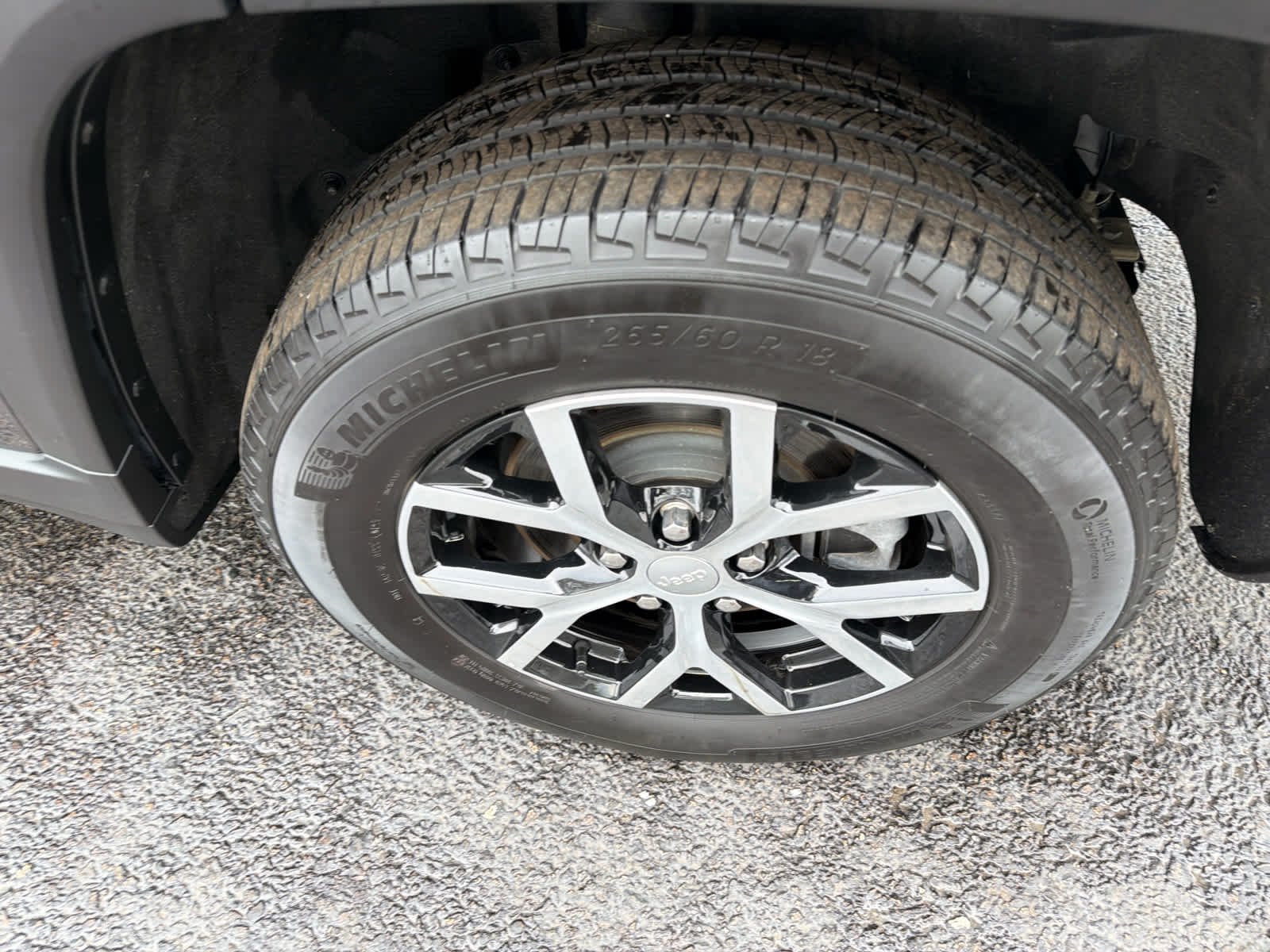 Used 2024 Baltic Gray Metallic Clearcoat Jeep Limited image 17