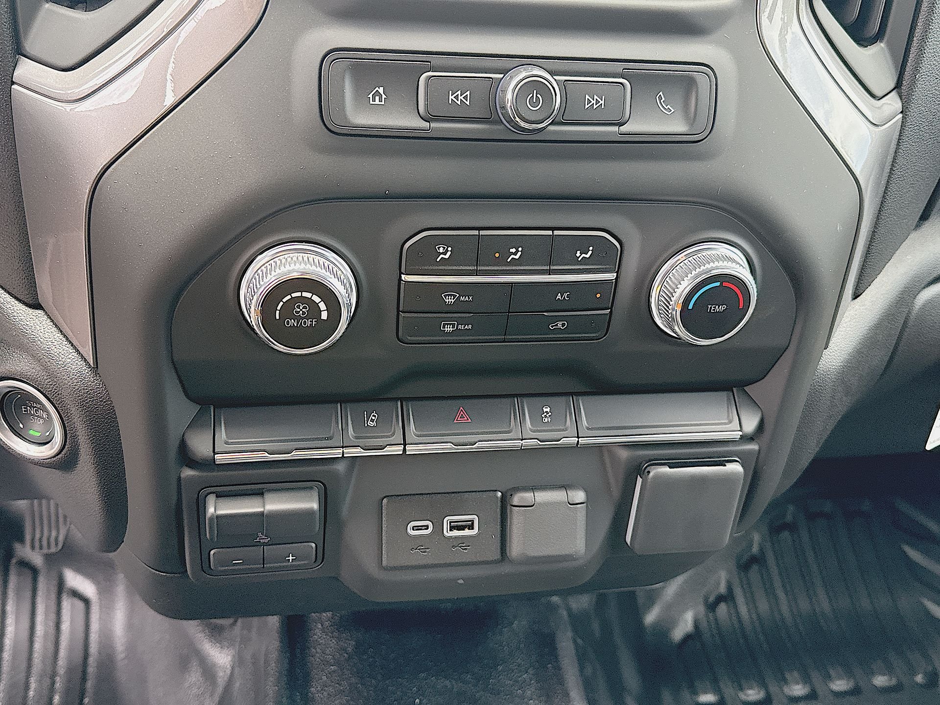 2025 GMC Sierra 3500HD Pro - Photo 17