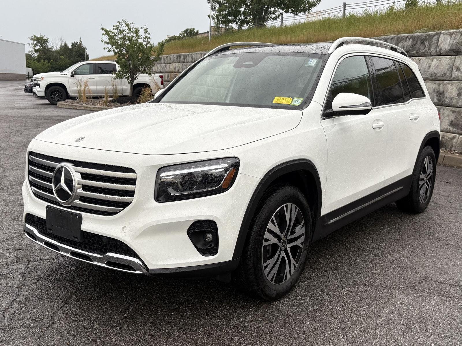 Certified Used 2026 Polar White Mercedes-Benz GLB 250 image 3