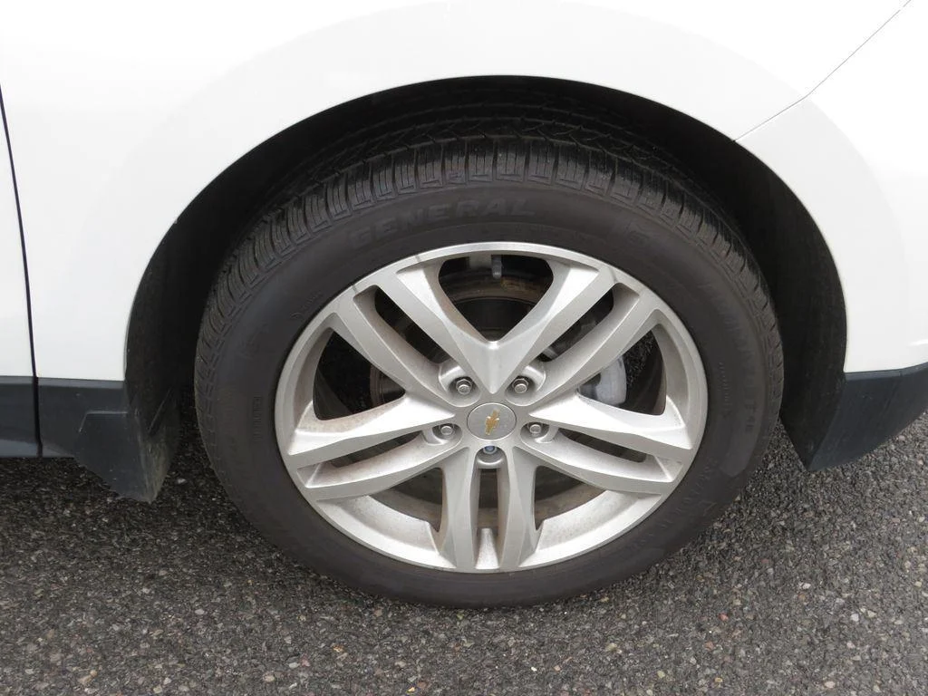 Used 2021 Pearl Chevrolet Premier image 16