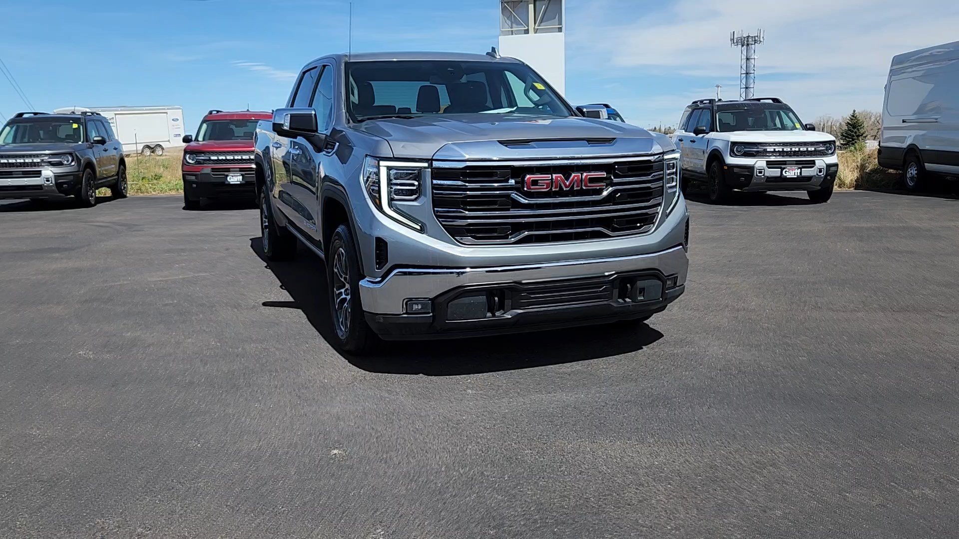 Used 2025 Sterling Metallic GMC SLT image 4