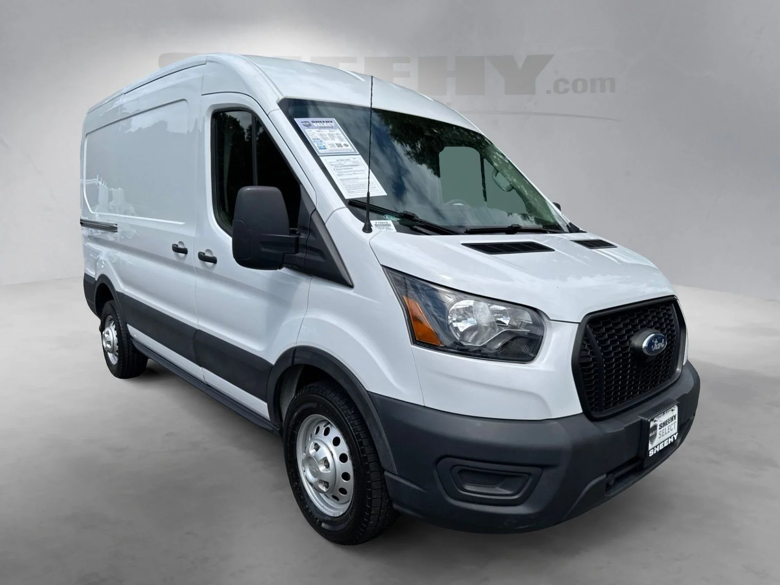 Used 2022 Oxford White Ford Base image 2