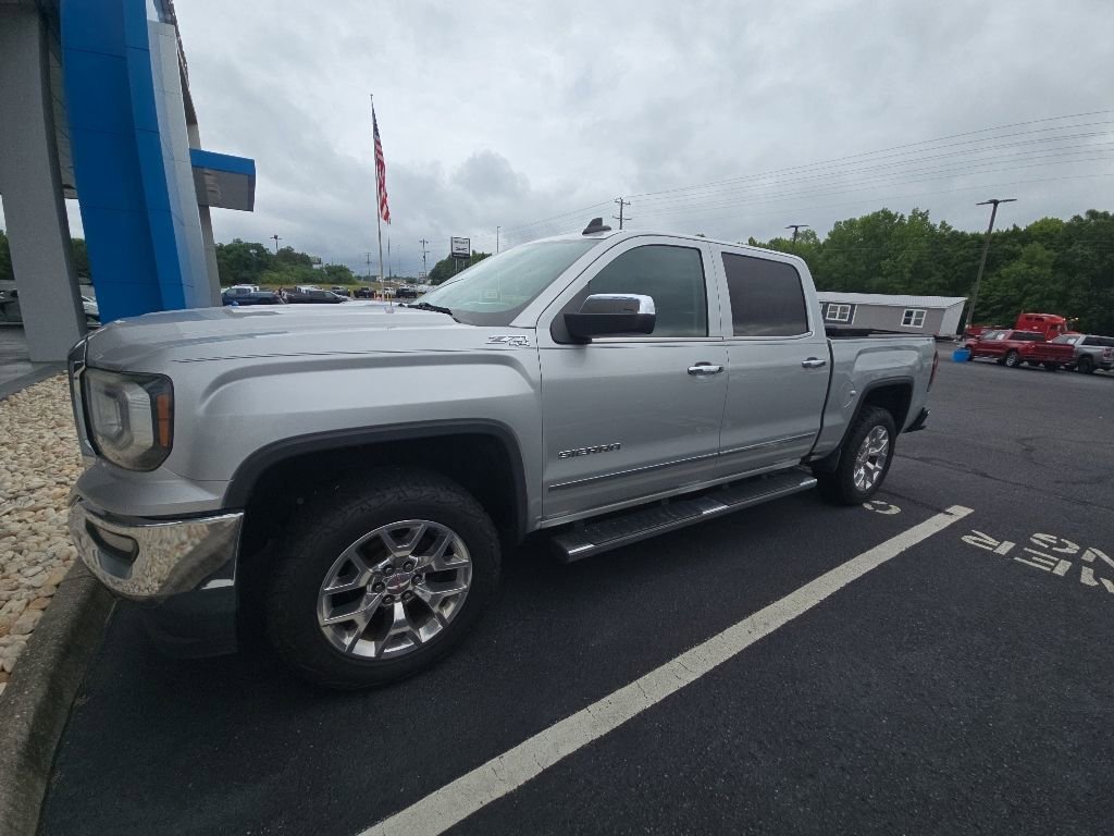 2017 GMC Sierra 4WD Crew Cab Short Box SLT's photo