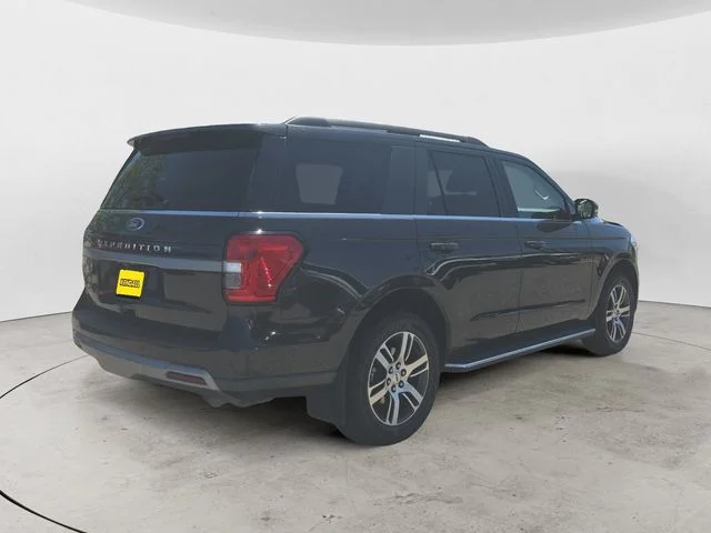 Certified Used 2023 Dark Matter Metallic Ford XLT image 5